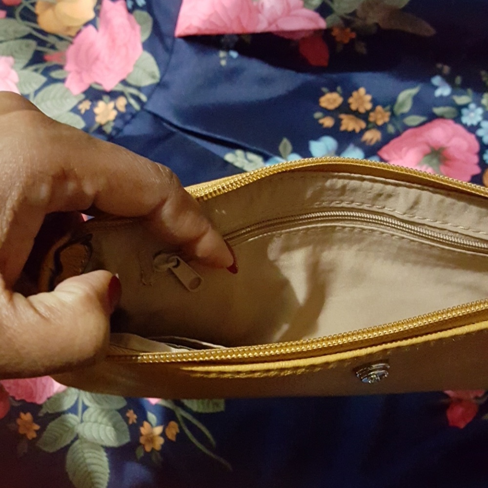 Nine West wristlet - Picture 2 of 3